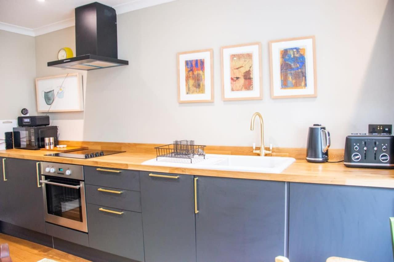 Unique 2 Bed In The Heart Of Bath With Parking Apartment Ngoại thất bức ảnh